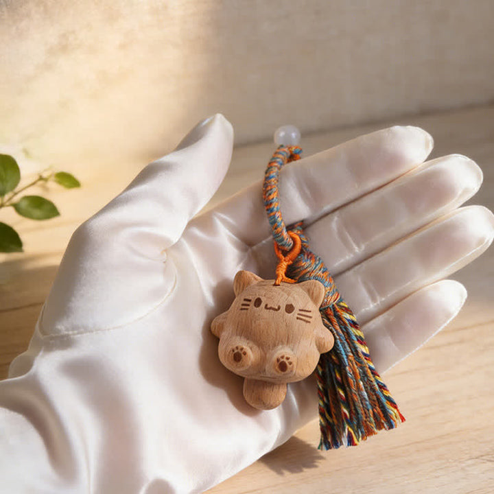 Buddha Stones 手彫りの天然木製招き猫タッセルバランスキーホルダー - image 3