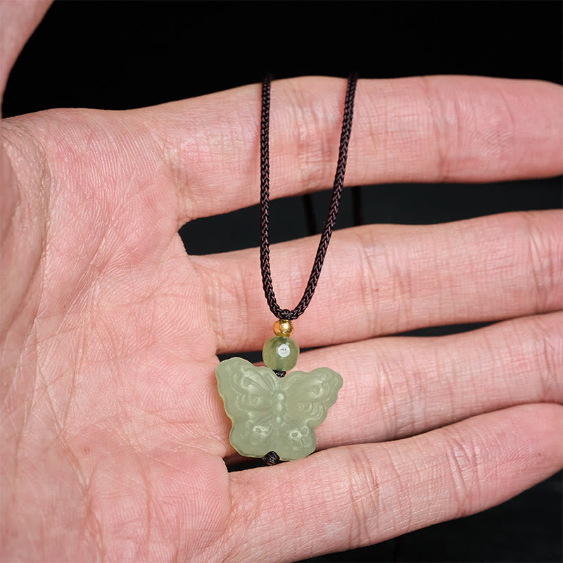 Buddha Stones 岫岩玉製蝶の変身モチーフ手彫りペンダントネックレス - image 7