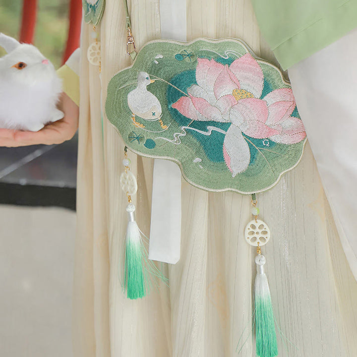 Buddha Stonesと幸運の刺繍、蓮と鯉とウサギの花の漢服バッグ、斜め掛けバッグ、ショルダーバッグ - 夏の蓮 - image 0