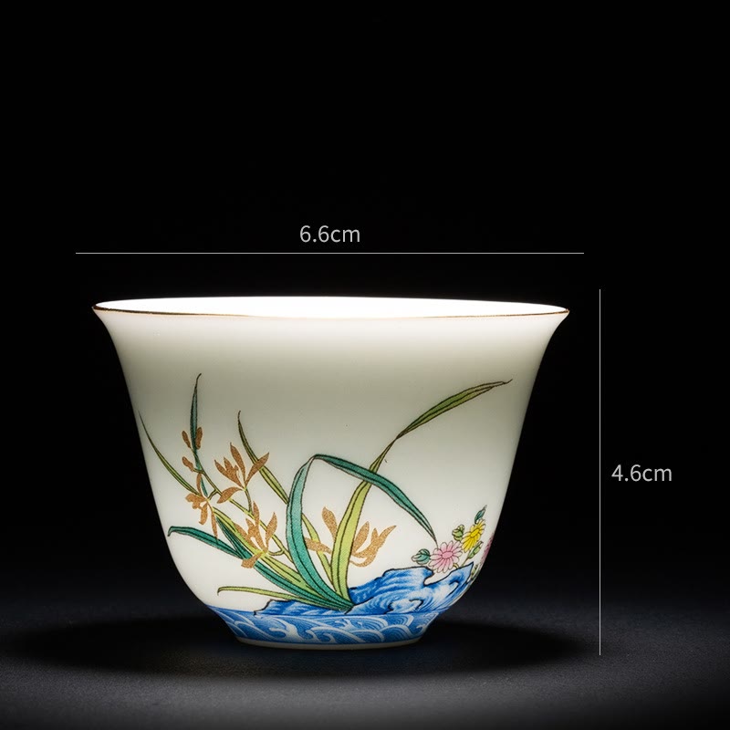 Buddha Stones、カラフルな花、蘭、海の波、青と白の磁器のティーカップ、カンフーティーカップ