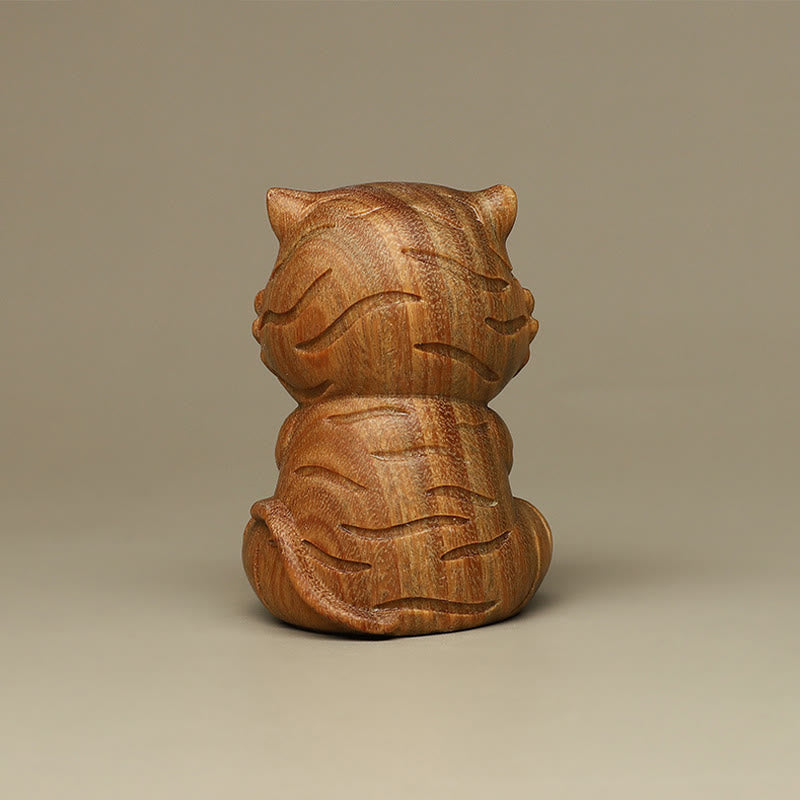 Buddha Stones小さな緑の白檀の虎の彫刻が施されたポジティブなデスクデコレーション