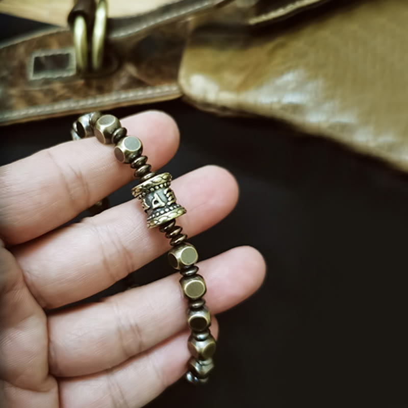 チベットのBuddha Stones、オーム・マニ・パドメ・フム彫刻銅真鍮お守りフォーカスブレスレット