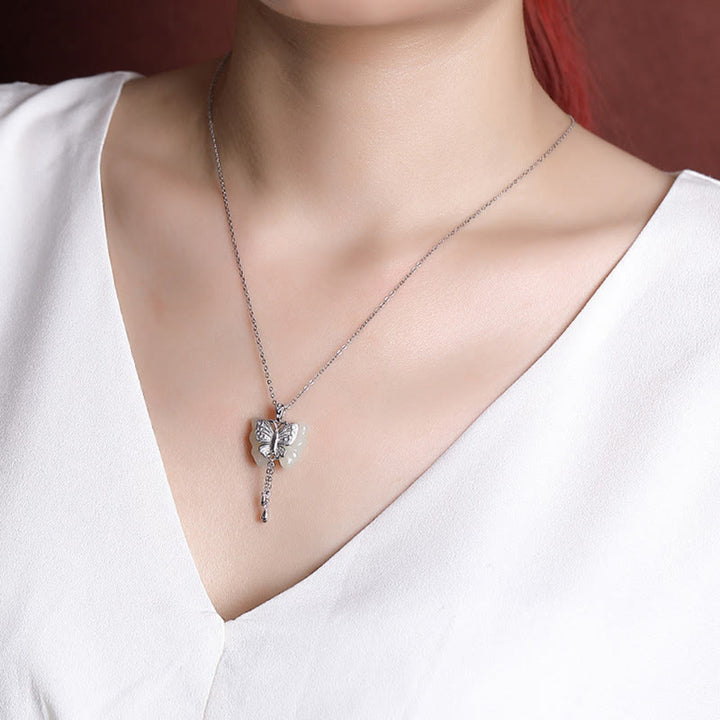 Buddha Stones 925スターリングシルバーメッキゴールド和田白翡翠バタフライ祝福ネックレスペンダント
