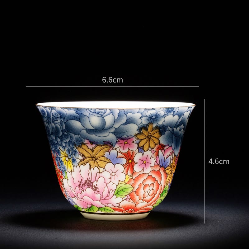 Buddha Stones、カラフルな花、蘭、海の波、青と白の磁器のティーカップ、カンフーティーカップ
