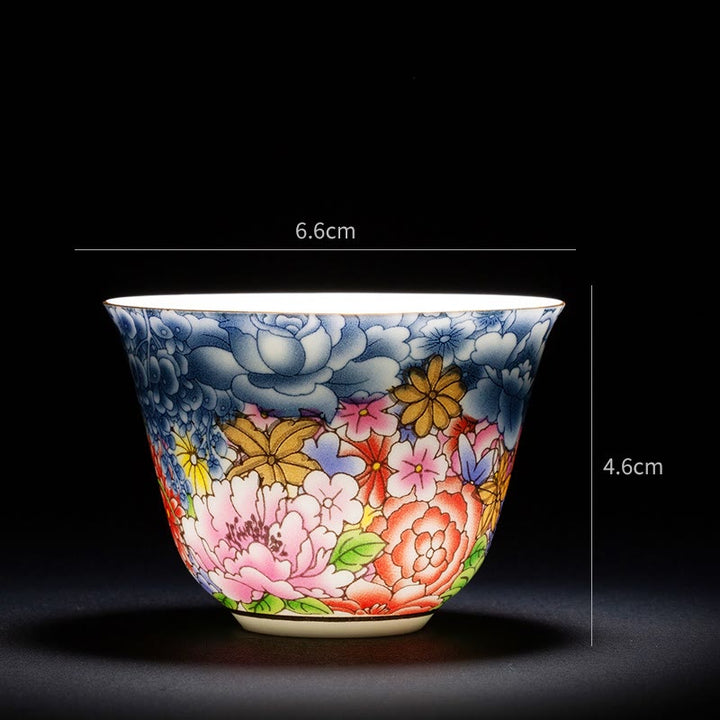 Buddha Stones、カラフルな花、蘭、海の波、青と白の磁器のティーカップ、カンフーティーカップ