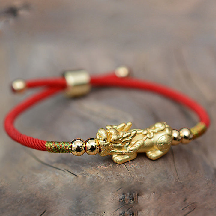 Buddha Stones24K 金メッキ 貔貅 幸運の赤紐ブレスレット