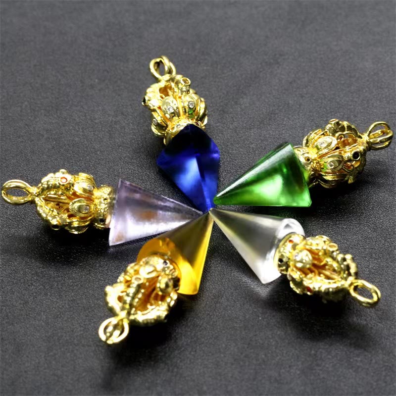 Buddha Stonesチベットドルジェ金剛杵4本爪蓮華水晶の強さのネックレスペンダント