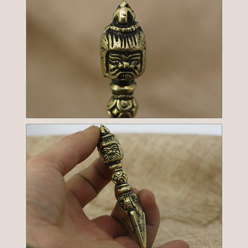 ネパールの手作りの小さな金剛杵（ヴァジュラ）ドルジェのBuddha Stones彫刻、悟りの銅製装飾