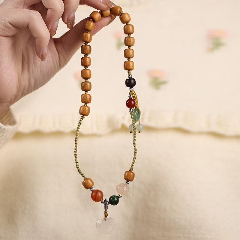 Buddha Stonesグリーンサンダルウッド カルセドニー ピースバックルチャーム 癒しのダブルラップブレスレット