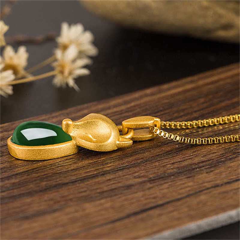 Buddha Stonesグリーンカルセドニーキツネ柄勇気ネックレスペンダント