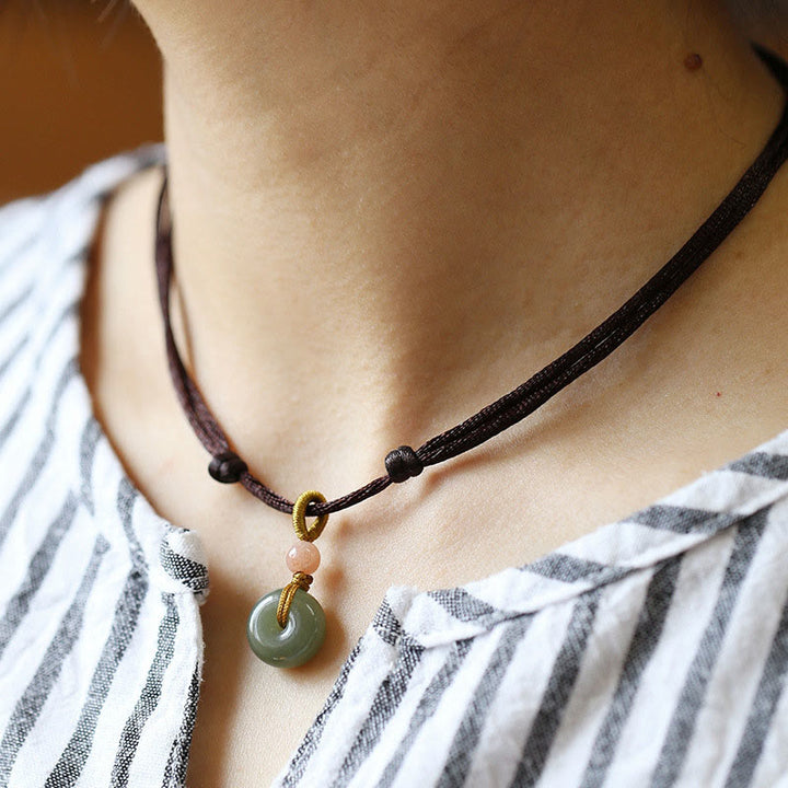 Buddha Stones天然丸玉平和のお守りチャーム蓮の豊かさ ストリングネックレスペンダント - 茶色 - 平和のお守りチャーム（天然翡翠、色合いは個体差があります） - image 9