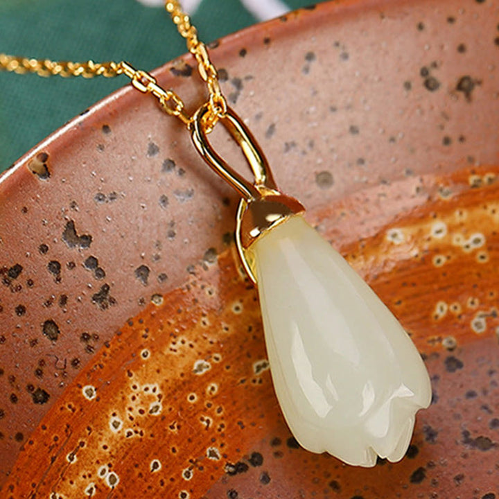 Buddha Stones 925スターリングシルバー ゴールドメッキ 天然和田翡翠 マグノリアフラワー 豊穣のネックレスペンダント