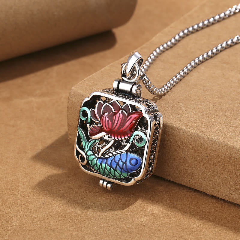 Buddha Stones、鯉、蓮、銅貨、幸運のガウ祈祷箱、ネックレスペンダント - 蓮の鯉の魚とチェーン - image 1