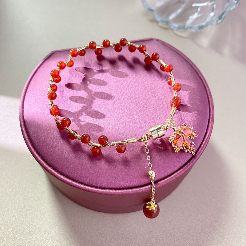 Buddha Stonesの赤いメープルリーフの幸運のお守りブレスレット