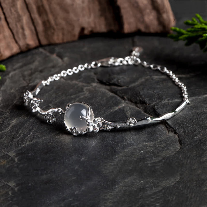 Buddha Stones 梅花モチーフの玉髄 ポジティブエネルギーブレスレット