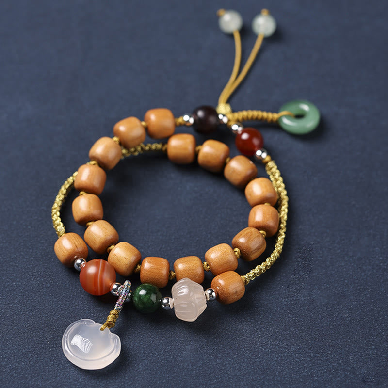 Buddha Stonesグリーンサンダルウッド カルセドニー ピースバックルチャーム 癒しのダブルラップブレスレット