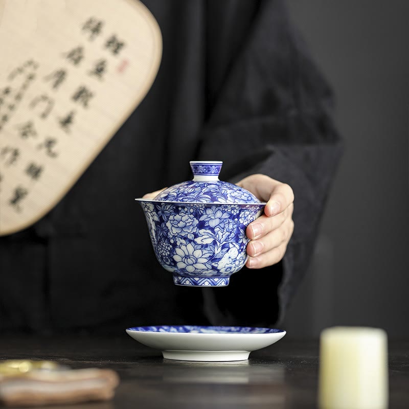 Buddha Stonesヴィンテージ青と白の磁器セラミック蓋湾三彩ティーカップカンフーティーカップとソーサー蓋付き