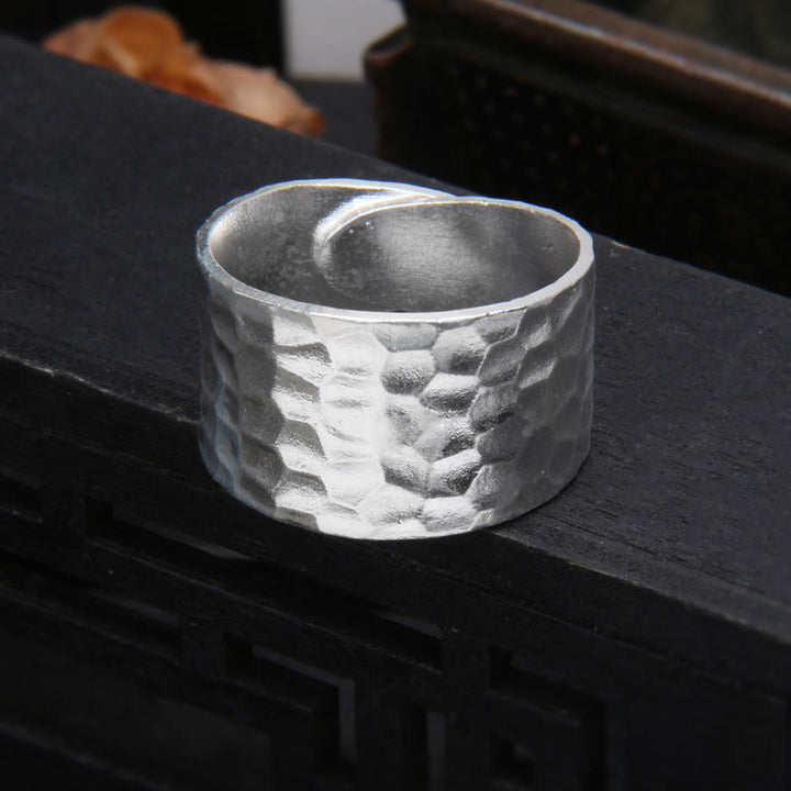Buddha Stonesチベット 990 スターリングシルバー ハンドメイド 素朴な槌目模様 リング
