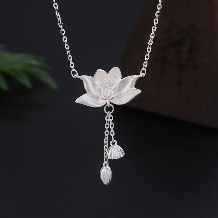 Buddha Stones999 スターリングシルバー 蓮の花の鞘 彫刻 悟りのネックレス ペンダント