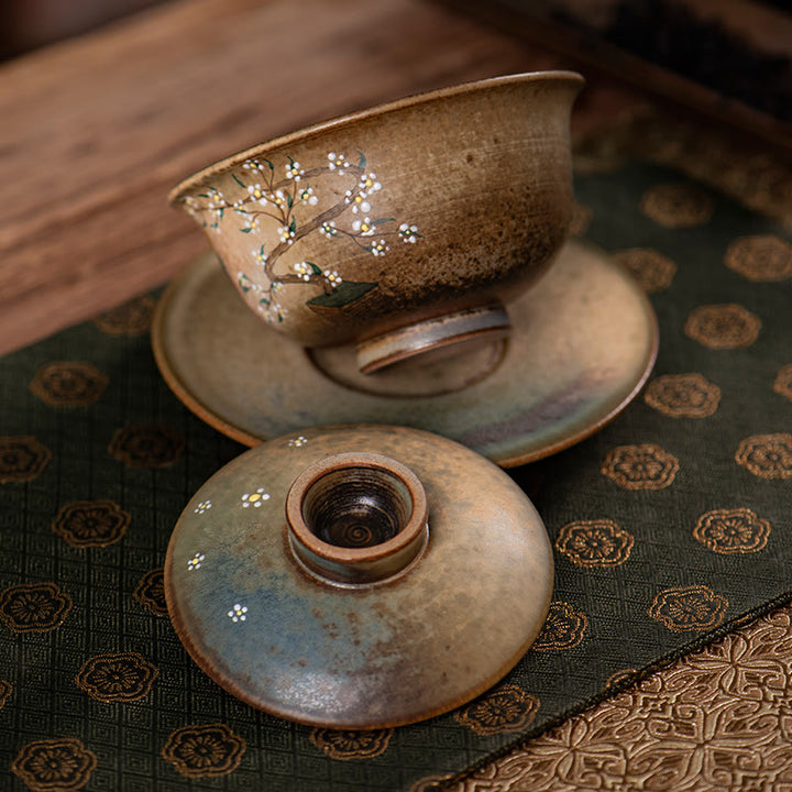 景徳鎮の手描きのルBuddha Stones磁器漢服少女の花の陶器蓋碗三彩ティーカップカンフーティーカップとソーサー蓋付き