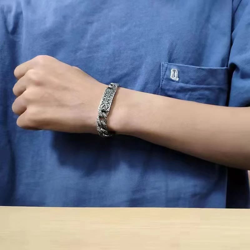 Buddha Stonesのヴィンテージパターンが刻まれたヒーリングブレスレット