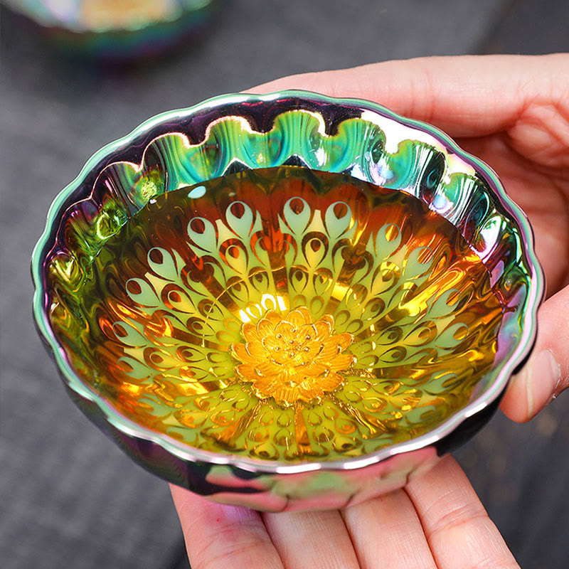 Buddha Stones鮮やかな孔雀の蓮の象嵌デザイン カラフルな中国製 Jianzhan 陶器ティーカップ カンフーティーカップ