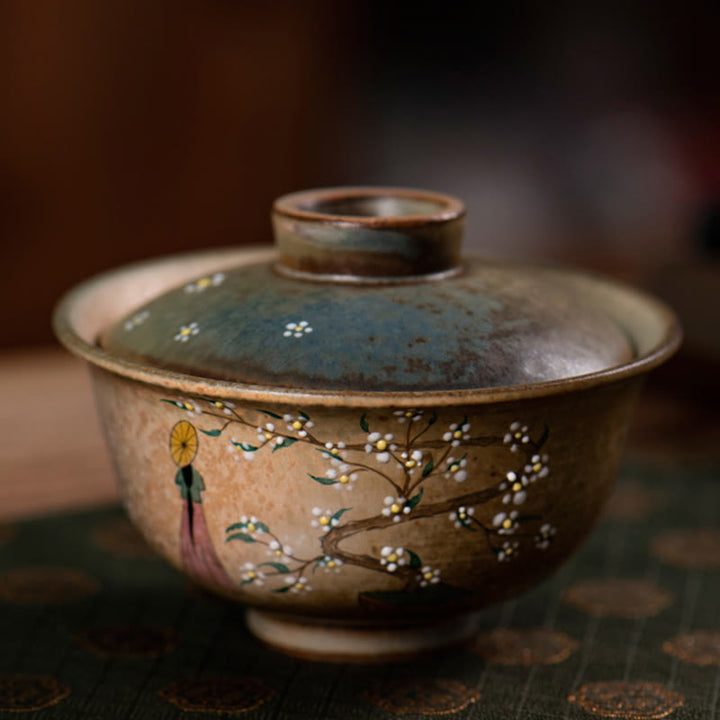 景徳鎮の手描きのルBuddha Stones磁器漢服少女の花の陶器蓋碗三彩ティーカップカンフーティーカップとソーサー蓋付き