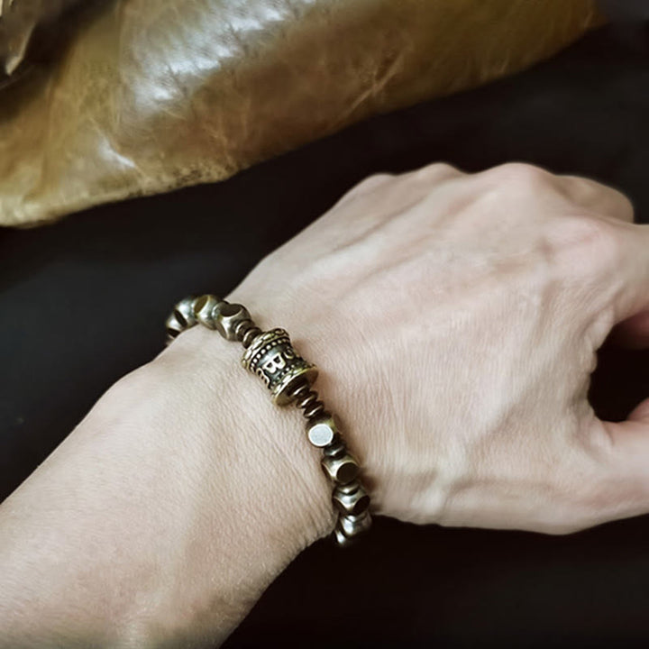 チベットのBuddha Stones、オーム・マニ・パドメ・フム彫刻銅真鍮お守りフォーカスブレスレット