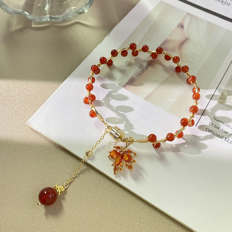 Buddha Stonesの赤いメープルリーフの幸運のお守りブレスレット