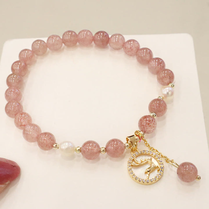 Buddha Stonesストロベリークォーツパール エルク スマイリーフェイス フィッシュテール フーキャラクターチャーム ヒーリングブレスレット