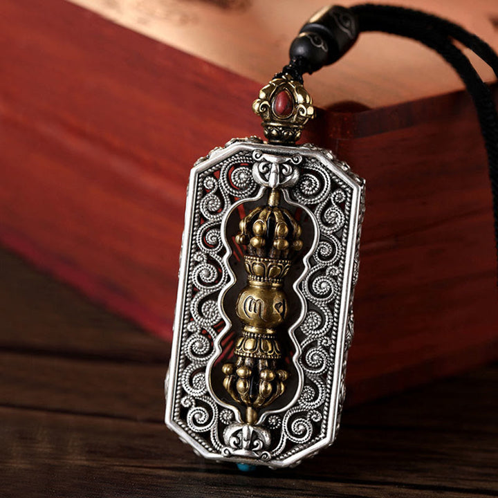 Buddha Stones チベット彫刻 回転式ドルジェ（ヴァジュラ） Om Mani Padme Hum入り 蓮模様 清浄ペンダント ネックレス