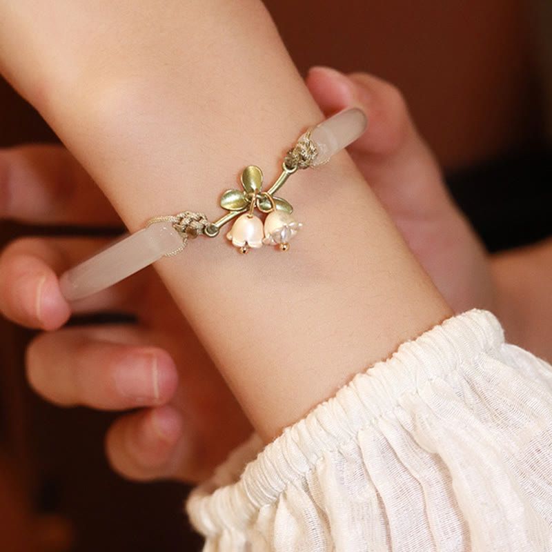 スズランの花の幸福と強さブレスレットバングル
