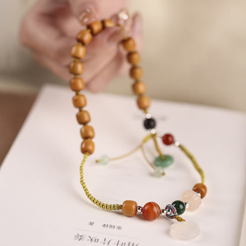 Buddha Stonesグリーンサンダルウッド カルセドニー ピースバックルチャーム 癒しのダブルラップブレスレット