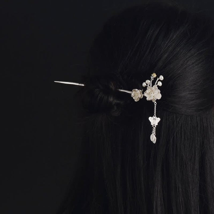 梅の花と蝶の愛と自由のタッセルヘアピン