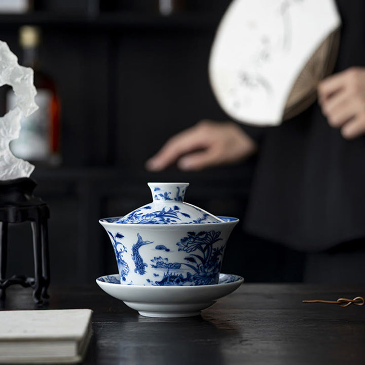 Buddha Stones青と白の磁器 蓮 鯉 獅子舞 スイカ 陶器 蓋碗 三彩 ティーカップ カンフーティーカップ＆ソーサー 蓋付き 300ml