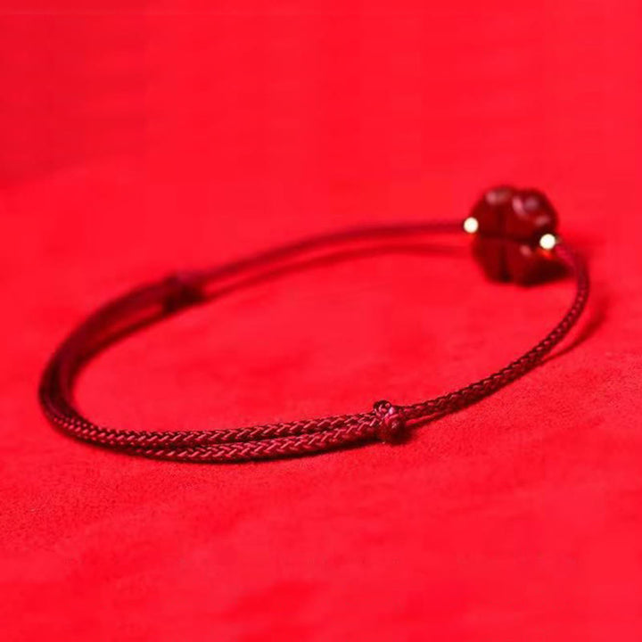 Buddha Stones天然辰砂 四つ葉のクローバー 祝福の赤い紐ブレスレット アンクレット