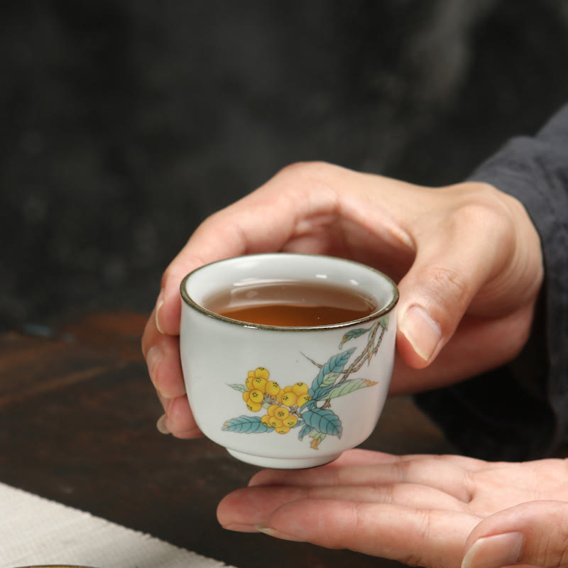 Buddha Stones、ビワ、ライチ、雪景色、ブドウ、リンゴ、陶器のティーカップ、カンフーティーカップ