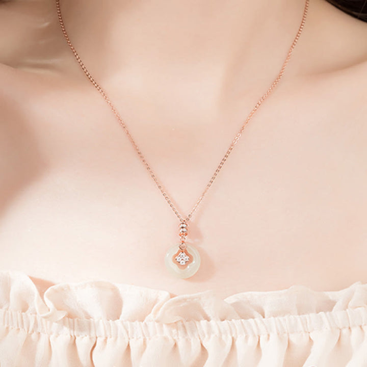 Buddha Stones 925スターリングシルバー 天然和田翡翠 幸運の四つ葉のクローバー ジルコンネックレスペンダント ギフトボックス付き