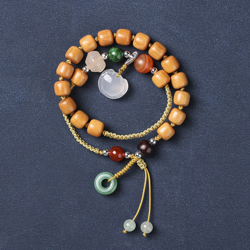 Buddha Stonesグリーンサンダルウッド カルセドニー ピースバックルチャーム 癒しのダブルラップブレスレット