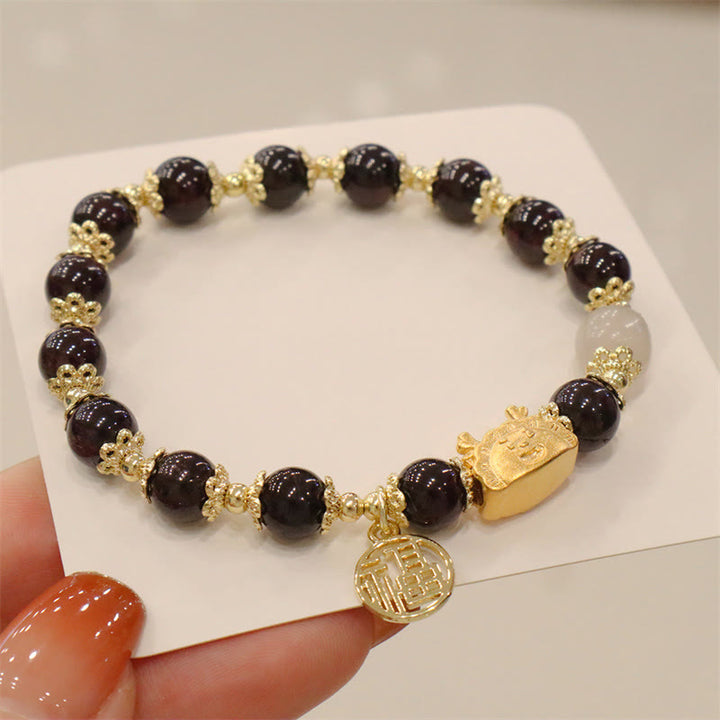 Buddha Stones赤瑪瑙 ストロベリークォーツ 黒曜石 翡翠 ガーネット 真珠 辰砂 団子型 龍 幸運 福 キャラクター ブレスレット - ガーネット（手首周り14～19cm） - image 24