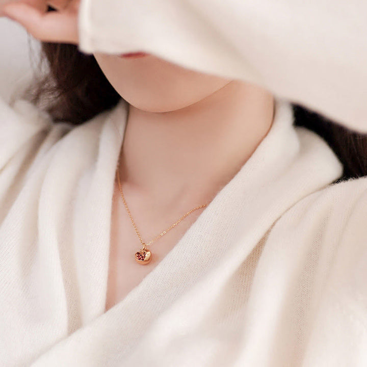 Buddha Stones 925スターリングシルバー 18Kゴールドメッキ ザクロガーネットクリスタル パッションチャームネックレスペンダント