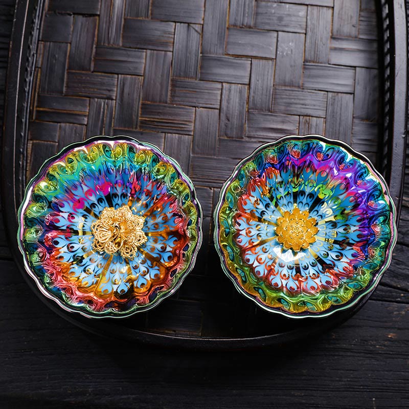 Buddha Stones鮮やかな孔雀の蓮の象嵌デザイン カラフルな中国製 Jianzhan 陶器ティーカップ カンフーティーカップ