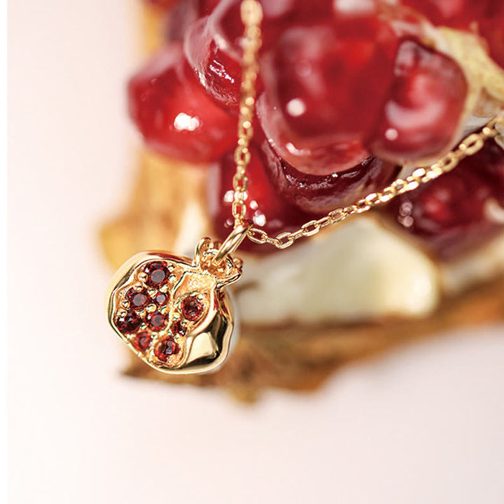 Buddha Stones 925スターリングシルバー 18Kゴールドメッキ ザクロガーネットクリスタル パッションチャームネックレスペンダント