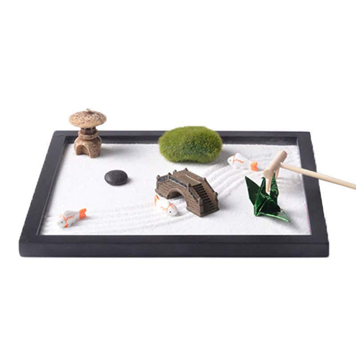 Buddha Stones、鯉、小さな橋、草の風景、平和瞑想、禅庭の装飾