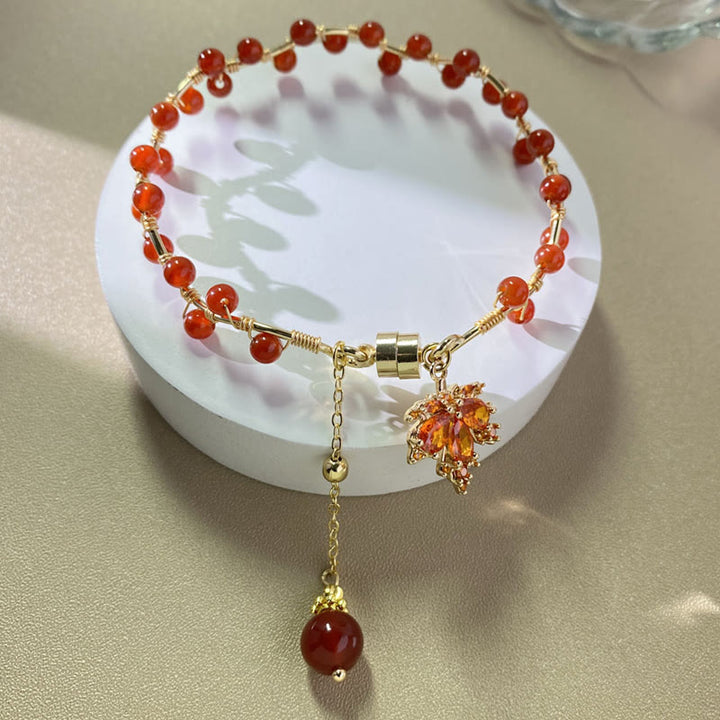 Buddha Stonesの赤いメープルリーフの幸運のお守りブレスレット
