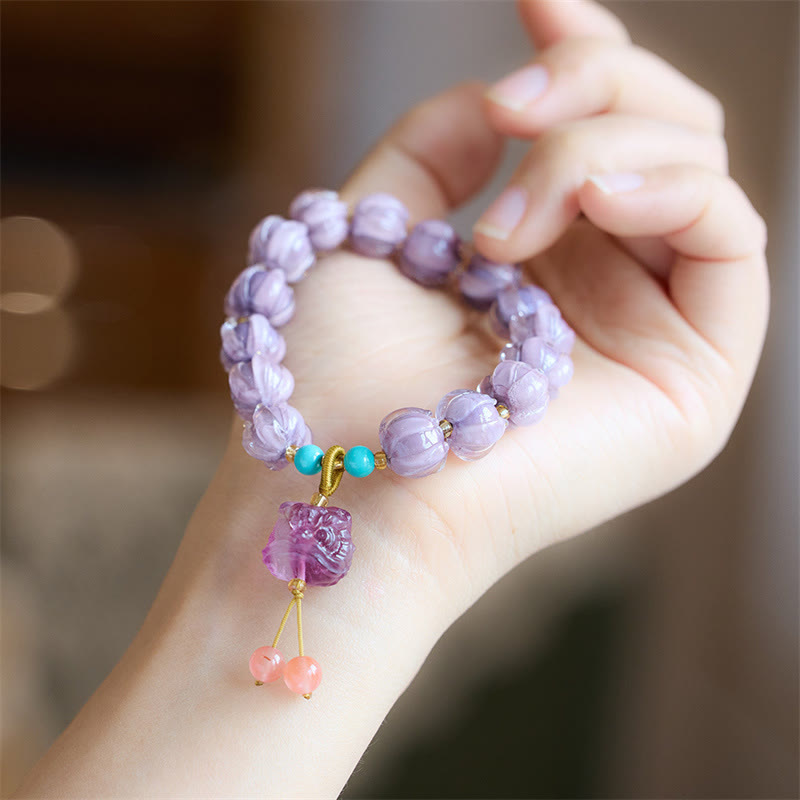 Buddha Stones琉璃ガラスビーズ 蓮の花模様 蛍石 アイボリー フルーツダンシングライオンチャーム 悟りのブレスレット