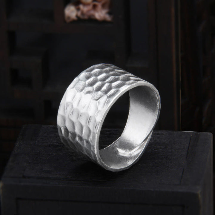 Buddha Stonesチベット 990 スターリングシルバー ハンドメイド 素朴な槌目模様 リング